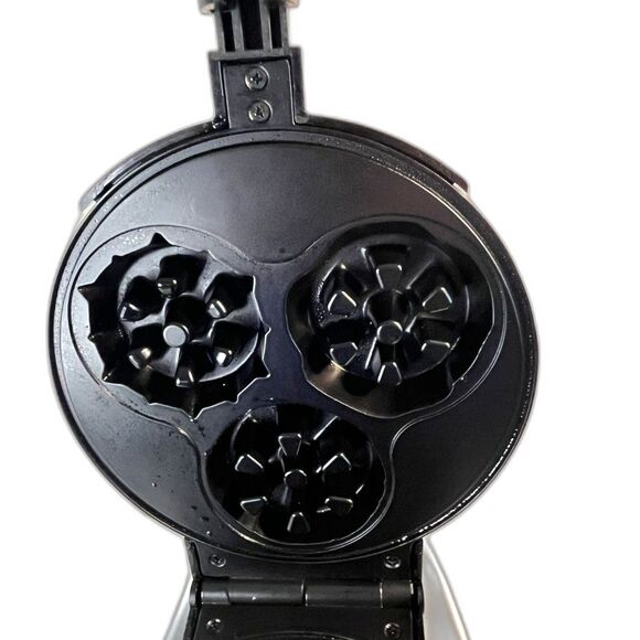 VillaWare UNO 2009 Gravity Rotating Belgian Waffle Maker Petite Flowers Tested - Picture 7 of 7